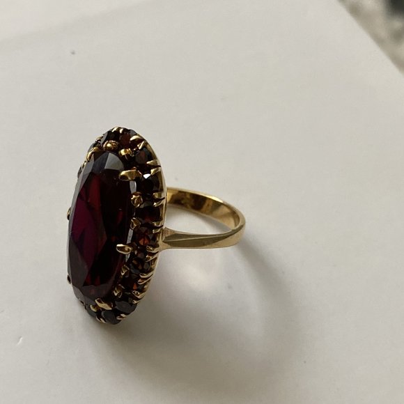 Heavy Antique 18K Yellow Gold Ring with Large Natural Garnet - Picture 3 of 12